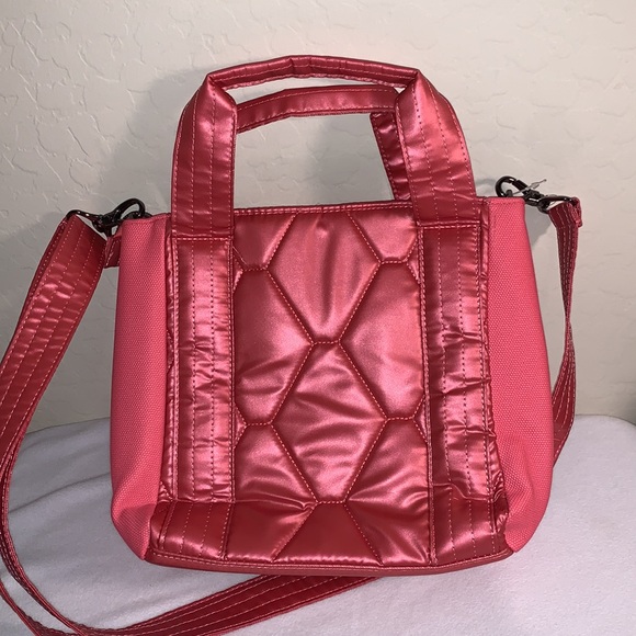 LUG BRAND NEW WITH TAG CADENCE WATERMELON METALLIC CROSSBODY BAG - Picture 3 of 9